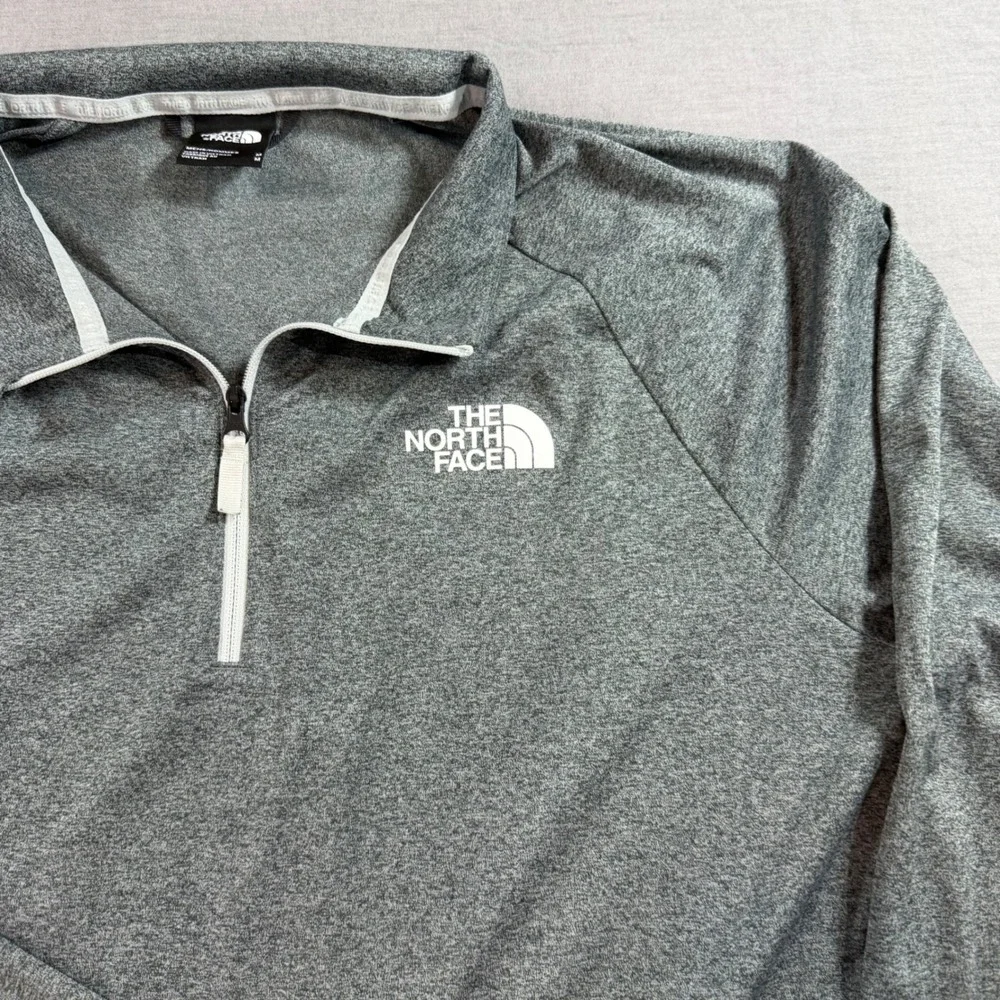 The North Face 1/4‎ Zip Pullover Mens M Gray Excellent Heathered Long Sleeve Top